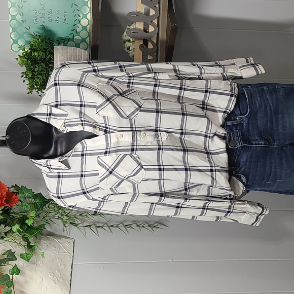 A New Day Plaid Any Day Top - Picture 5 of 11